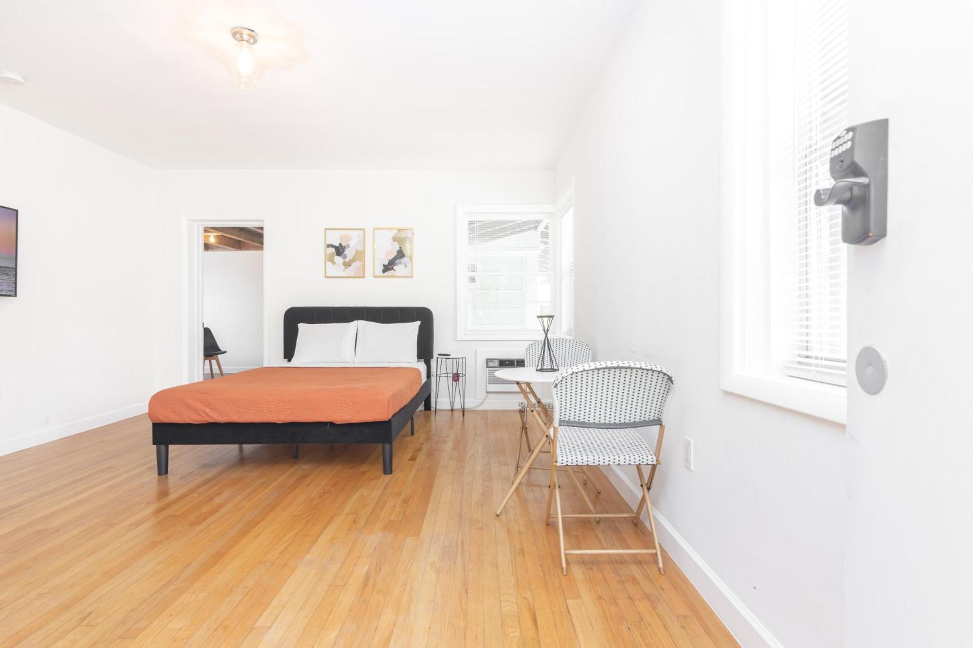 2-Bdrm Unit - 5 Minutes Walking Las Olas Beach フォート・ローダーデール エクステリア 写真